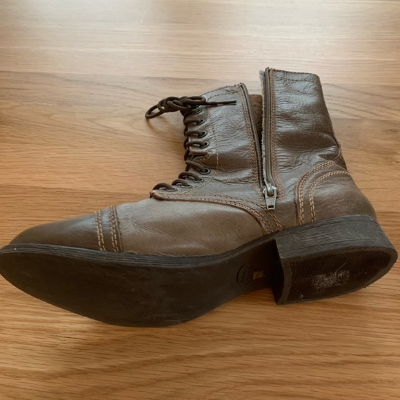 Steve Madden grey lace up boots 9.5 - Picture 3 of 5